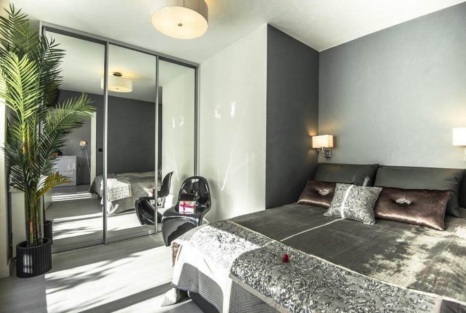 Garden Apartment Cracow- Shopping Mall 1Min, Underground Parking, Family Friendly, City Center Краків Екстер'єр фото