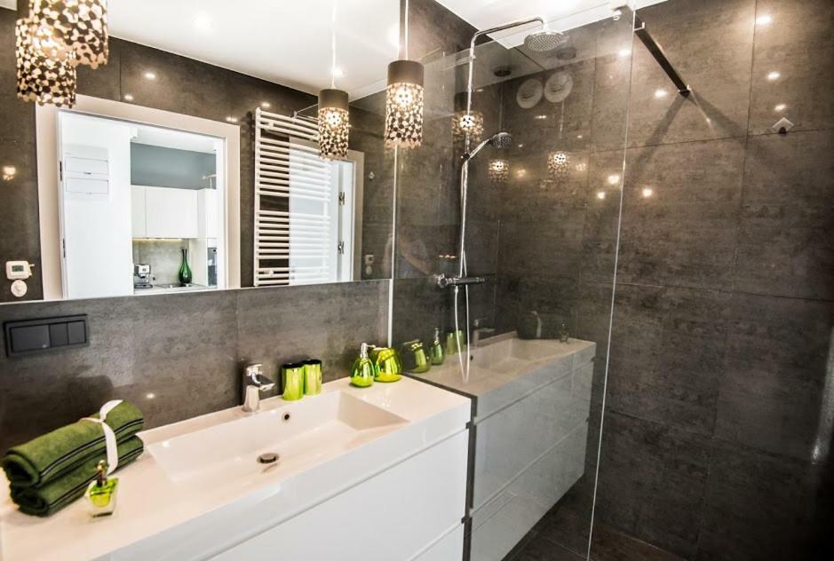 Garden Apartment Cracow- Shopping Mall 1Min, Underground Parking, Family Friendly, City Center Краків Екстер'єр фото